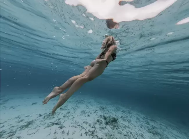 The best sport for people with varicose veins is swimming